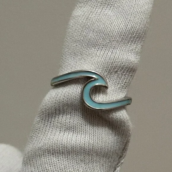 Blue Pura Vida Wave Ring Size 8 - Picture 1 of 4